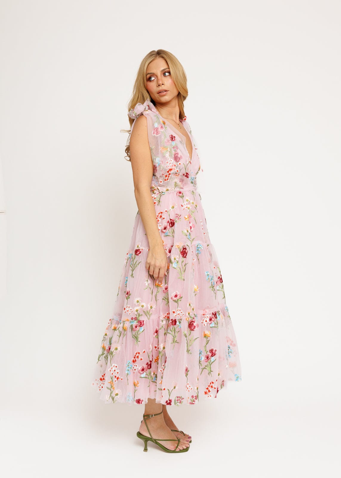 Vestido midi con bordado floral Margaret rosa