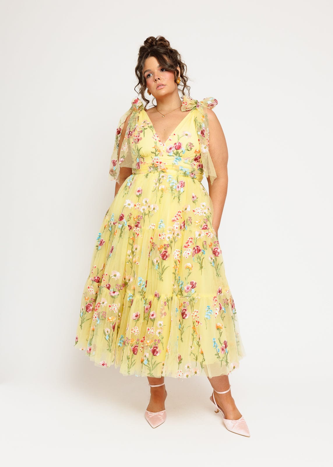 Vestido Midi Amarillo Bordado Floral Margaret