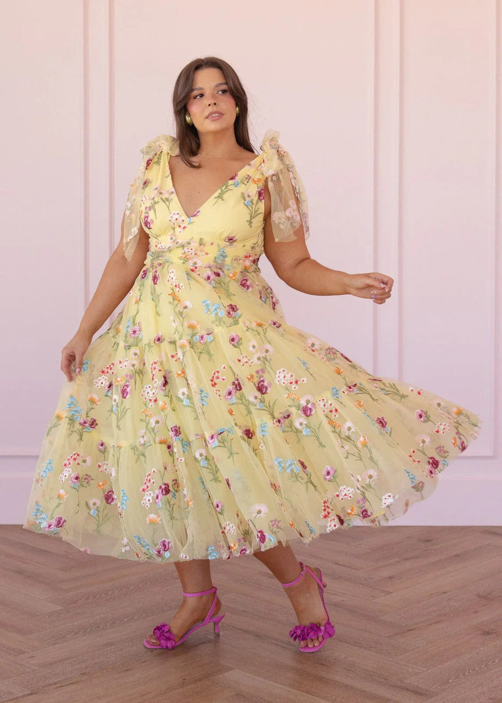 Vestido Midi Amarillo Bordado Floral Margaret