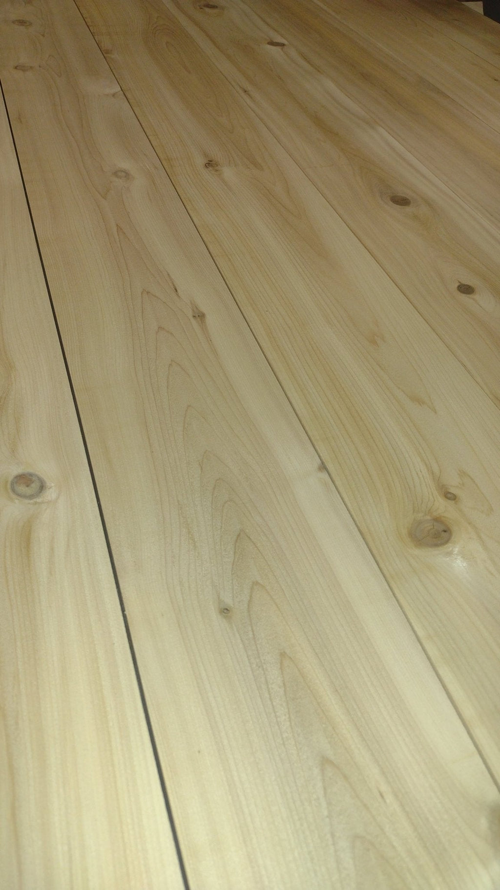 Mesa de comedor rústica de madera maciza